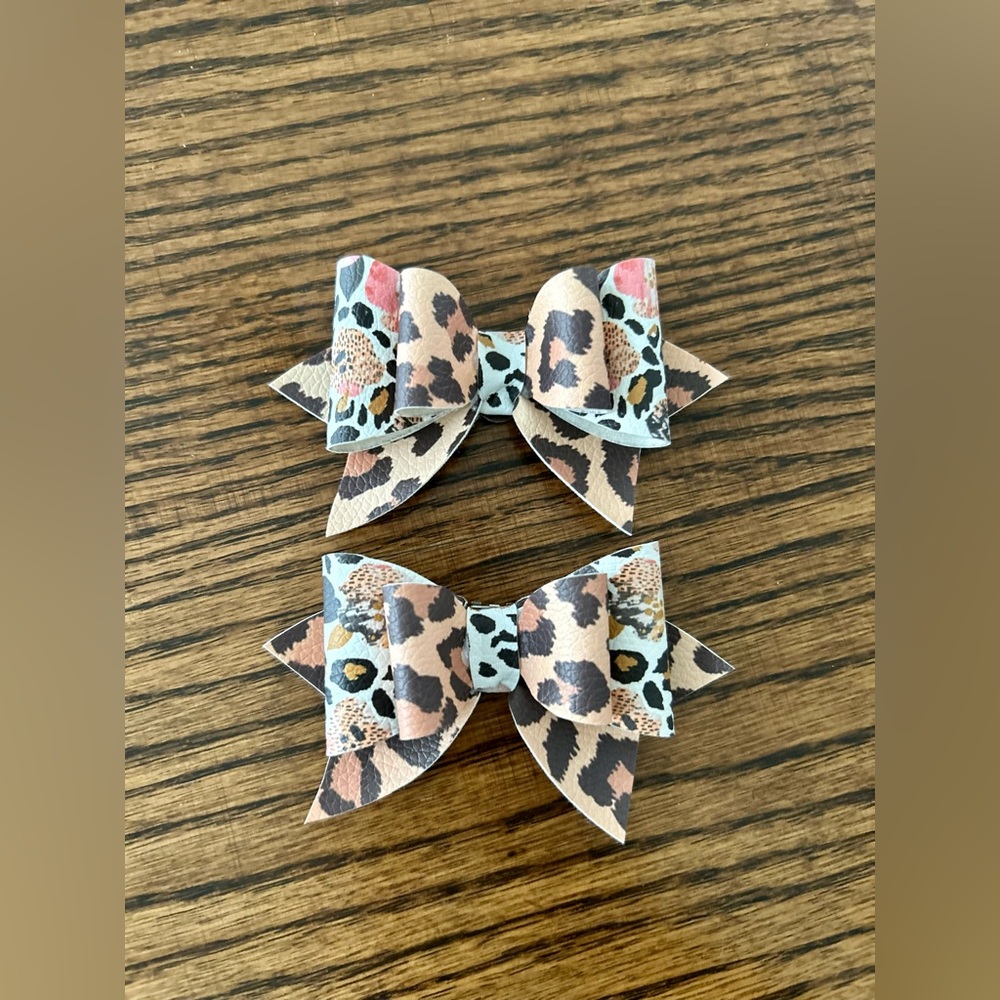SOLD•Shoe Clips